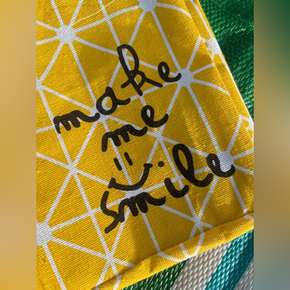 Make Me Smile Yellow Geometric Tote Lunch box - Picture 9 of 10